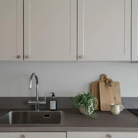 Apartament Stylish, Newly Renovated One-bedroom In The Center