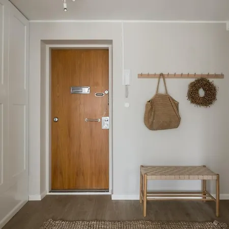 Stylish, Newly Renovated One-bedroom In The Center Apartament