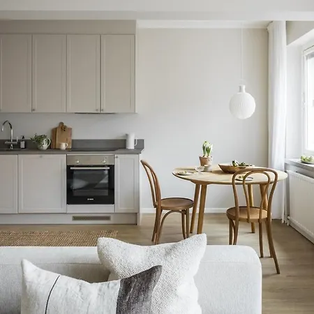 Stylish, Newly Renovated One-bedroom In The Center شقة