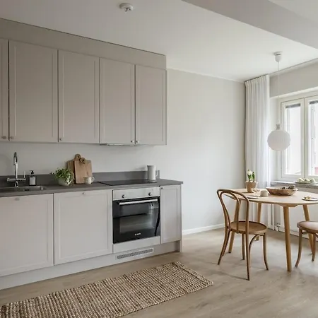 Apartament Stylish, Newly Renovated One-bedroom In The Center *